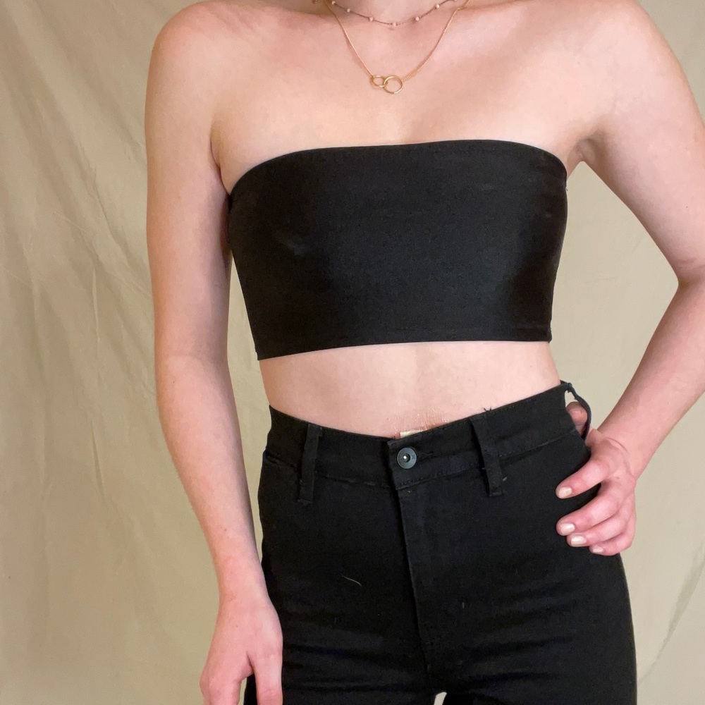 Black boob tube that stays up